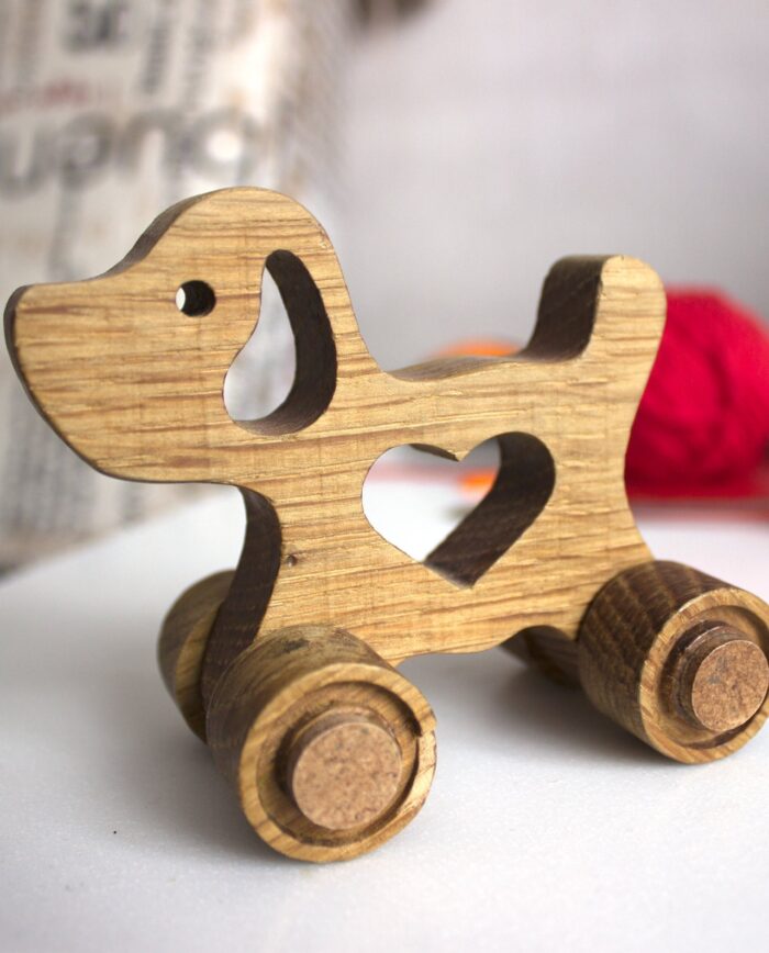 Игрушка деревянная - Собачка на колесах